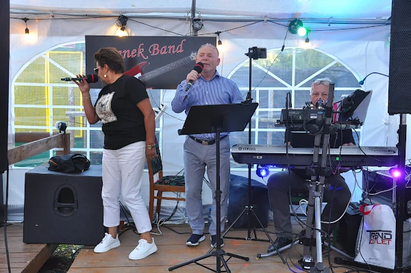 grupa "Zenek Band" w pogotowiu grupa "Zenek Band" w pogotowiu