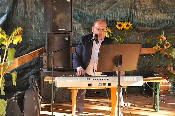 Gra organista Piotr Żyłka