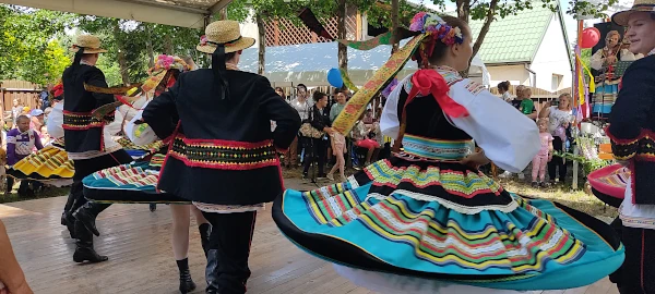 Tańczy "Dąbrowica" Tańczy "Dąbrowica"